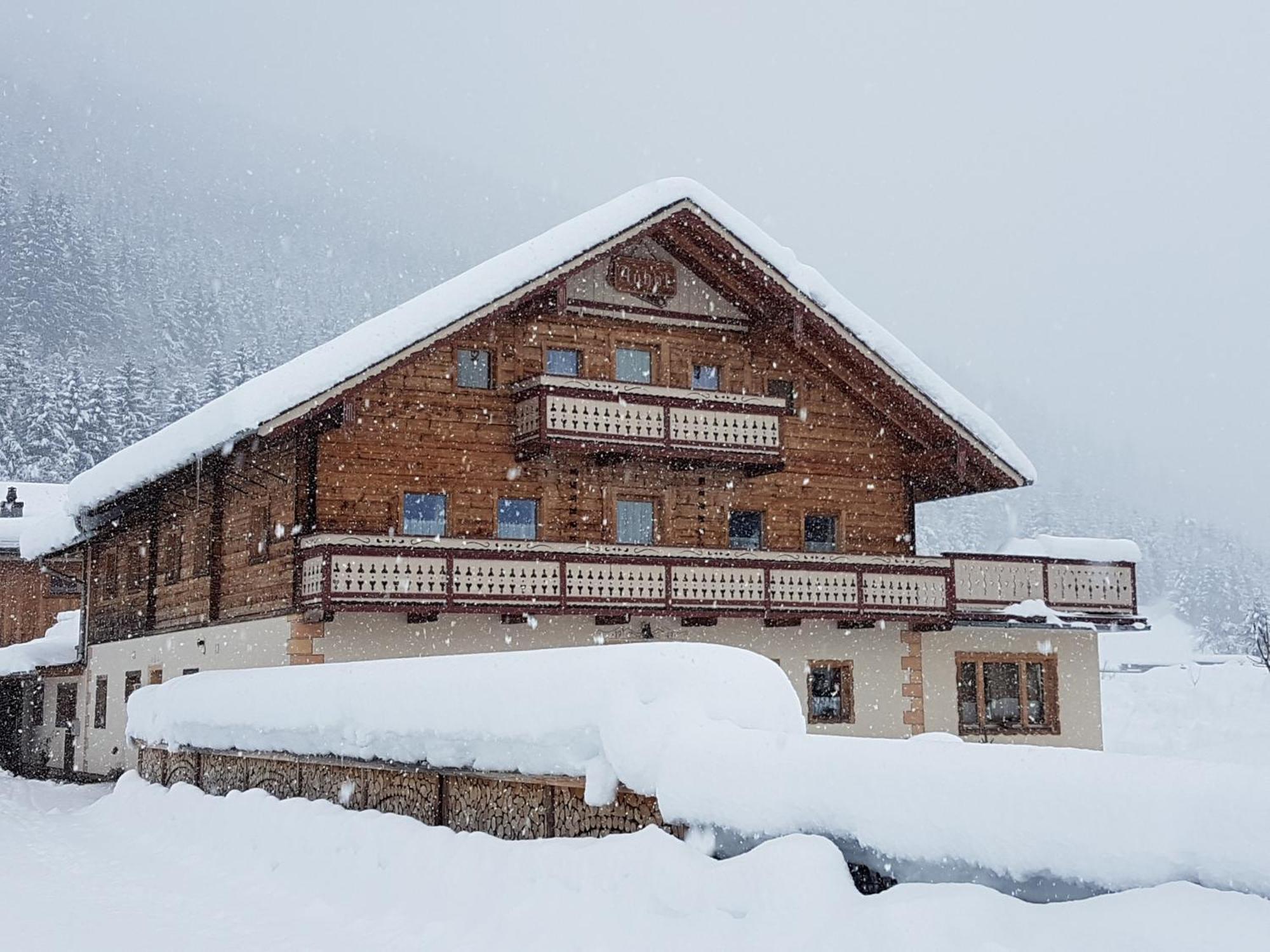 Chalet Auhof Bed & Breakfast ฟลาคเฮา ภายนอก รูปภาพ